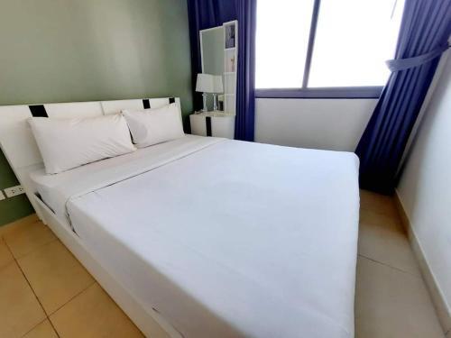 Sea View High Floor 2 Bed Room