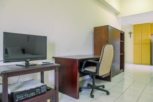 Comfy Studio at Menara Kondominium Kelapa Gading Apartment By Travelio - Tap to explore photos