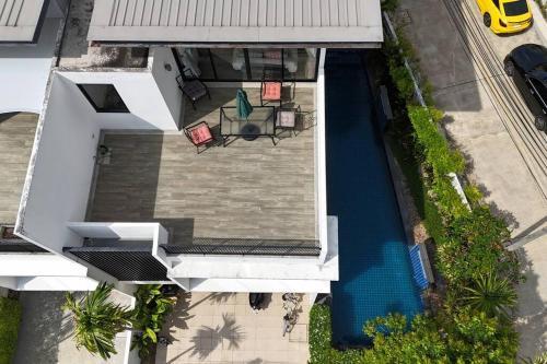 Happy House in Laguna Park