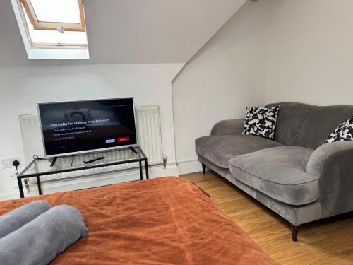 Wembley Stadium Rooms, 12mins Central London - Tap to explore photos