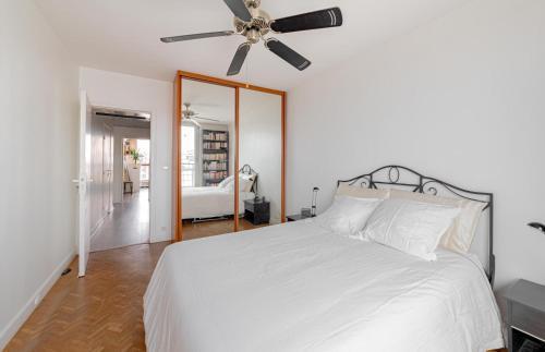 NEW - 3 bedroom flat with Eiffel Tower view - Tap to explore photos
