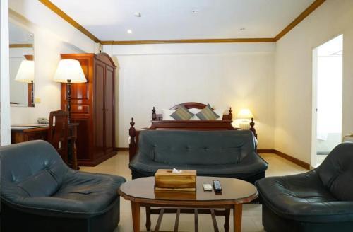12PM Bangkok Room Type - Superior King Room