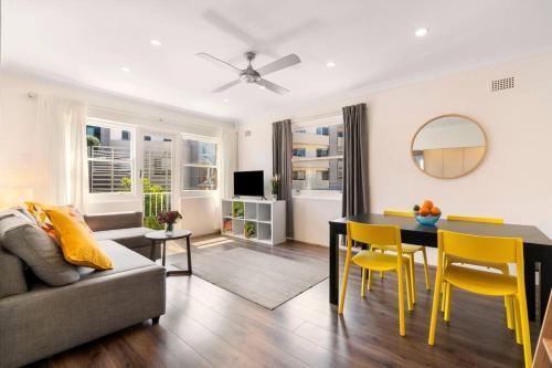 Rose Bay Retreat - light airy balcony AC & views - Tap to explore photos