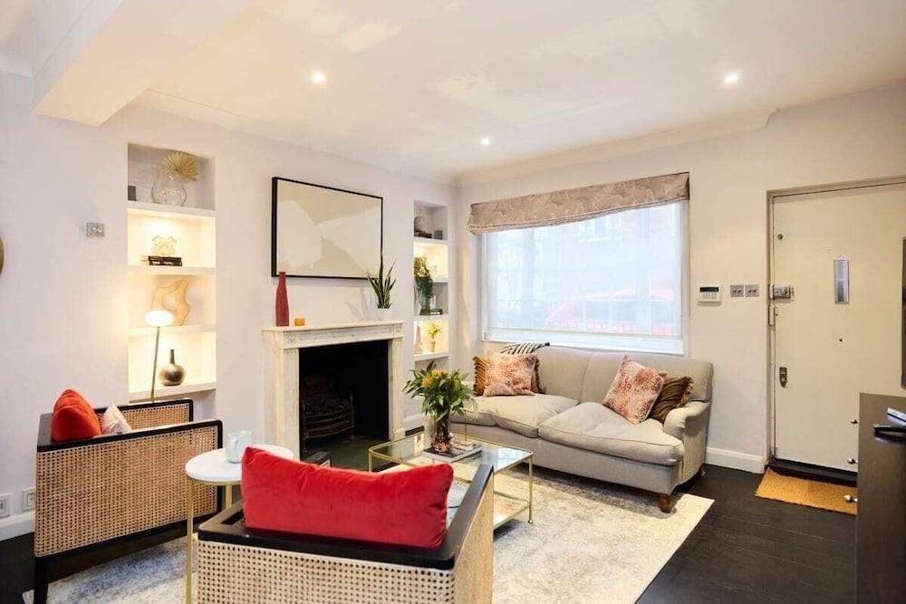 The Notting Hill Gate Crib - Relaxing 2bdr House - Tap to explore photos