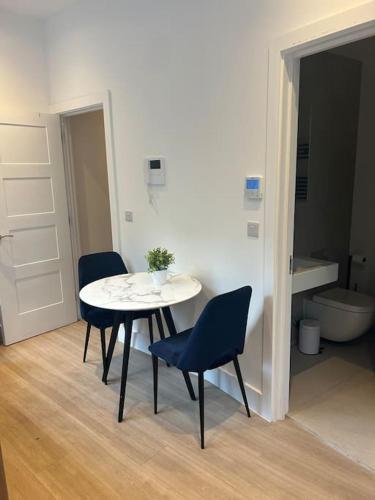 Stylish Spacious Studio, Central London- Zone 1 - Tap to explore photos
