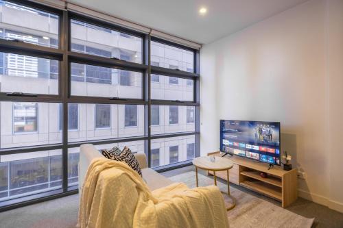 Little Lonsdale St Bright 2br Apt Mel Cbd - Tap to explore photos