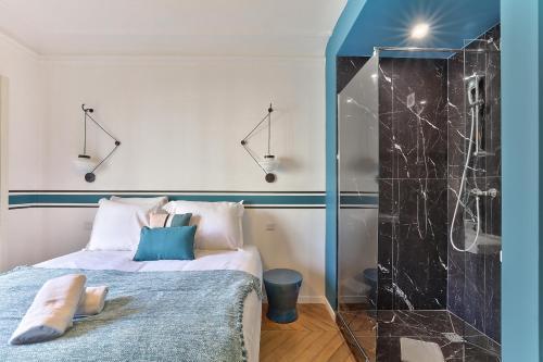 Urban Flat 99 - Spacious 6 BDR Apartment in Paris