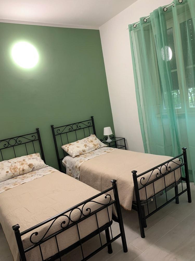 B&B Sole e Luna Room Type - Classic Twin Room, Private Bathroom