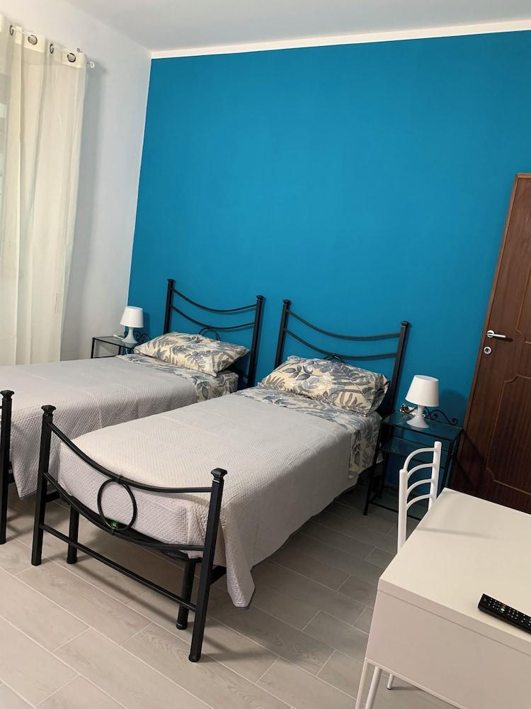 B&B Sole e Luna Room Type - Standard Twin Room, Private Bathroom