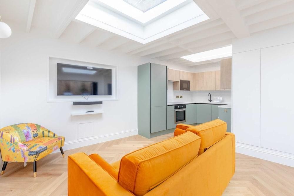 Luxuriously Compact 1BD Eco Home Clapham Common! - Tap to explore photos