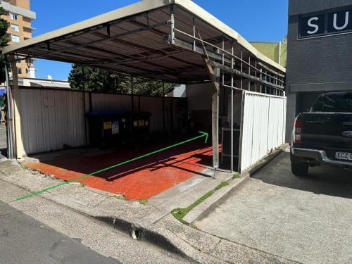 Location & Budget - Great Affordable Studio Bondi - Tap to explore photos