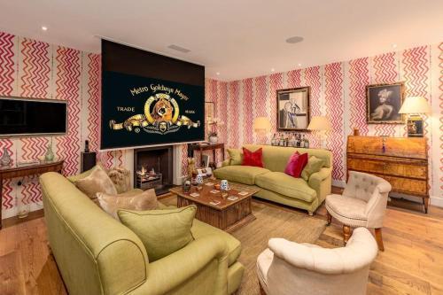 Stunning Notting Hill 3 bed with Air con - Tap to explore photos
