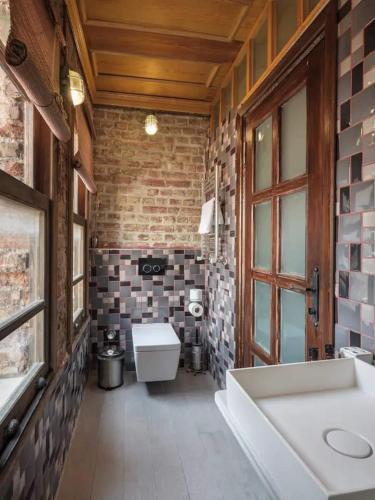 Gorgeous Rustic Balat 4bed2bath Home! #363 - Tap to explore photos
