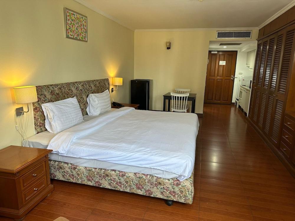Direct Rooms at Omni Complex Nana Room Type - Deluxe Studio