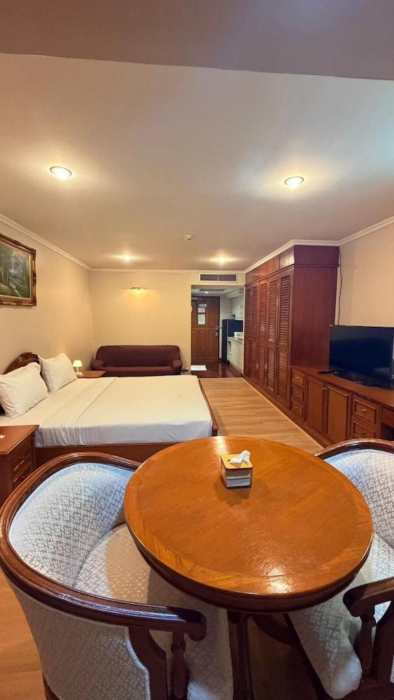 Direct Rooms at Omni Complex Nana Room Type - Premier Studio