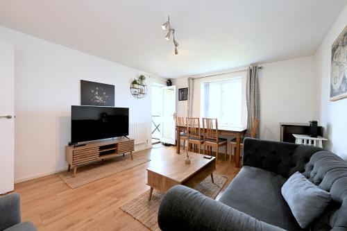 Unique 2-Bedroom accommodation with river views! - Tap to explore photos