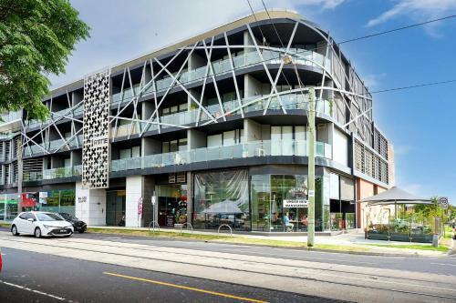 Stylish Urban Retreat Prime Location