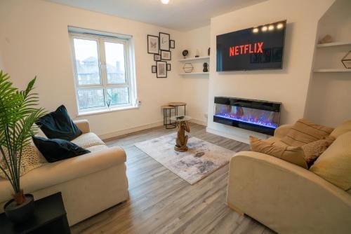 Hackney Haven 3BR Apt in Clapton - Tap to explore photos