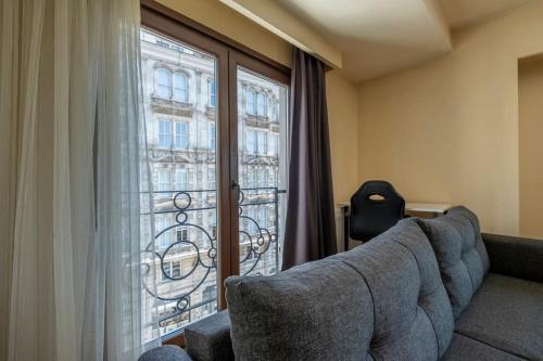 Central Apartment vith Sea View