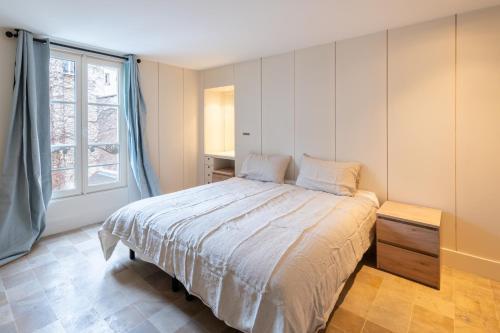 New Captivating Apartment - Saint-Germain-des-Prés - Tap to explore photos