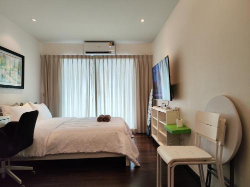 Rawai Beachfront - Studio room on 2 floor