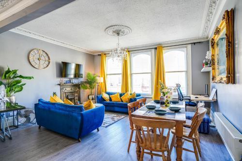 Elegant 3BR Luxury Super Large Flat with Jacuzzi