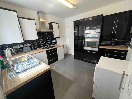 House in London near O2, Greenwich & Canary Wharf - Tap to explore photos