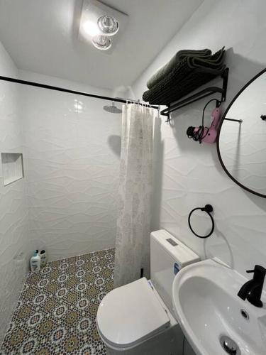 Convenient Spacious Studio with Free Parking - Tap to explore photos