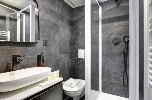 Bluestay 52 - Superbe appartement à Paris 15 - Tap to explore photos