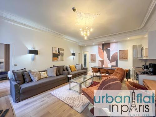 Urban Flat 63 - Beautiful 3 Bedroom Flat Champs-Elysees - Tap to explore photos