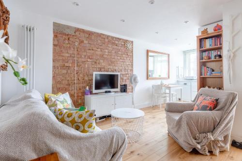 Inviting & Peaceful 1BD Flat in Lambeth - Tap to explore photos