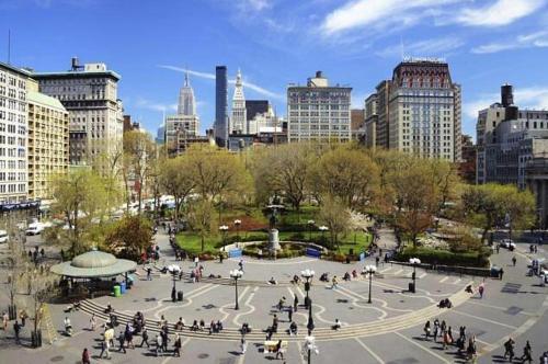 Tranquil Haven Studio Gem in Downtown Manhattan's Union Square - Tap to explore photos