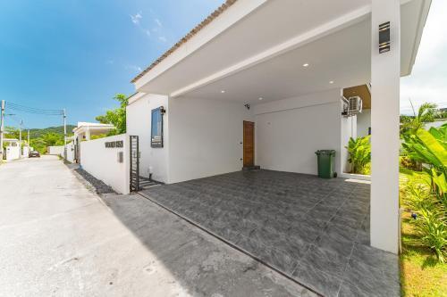 Villa Lun Than 3BDR private pool - Tap to explore photos