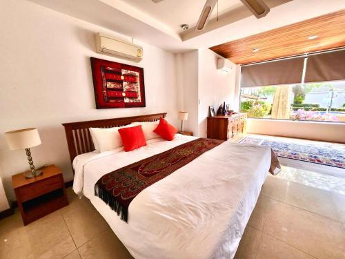 Coconut Palms Villa, Huge Private Pool Villa with Pool Table & Gym in Rawai, Phuket - Tap to explore photos