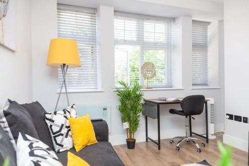 Luxurious modern 1 bed Apartment in Twickenham! - Tap to explore photos