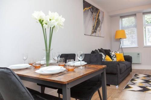 Luxurious modern 1 bed Apartment in Twickenham! - Tap to explore photos