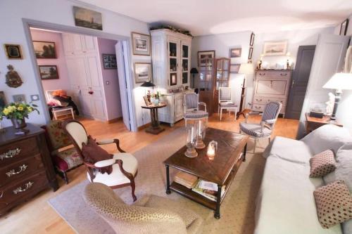 Le BILLANCOURT comfortable, spacious and well-equipped apartment - Tap to explore photos