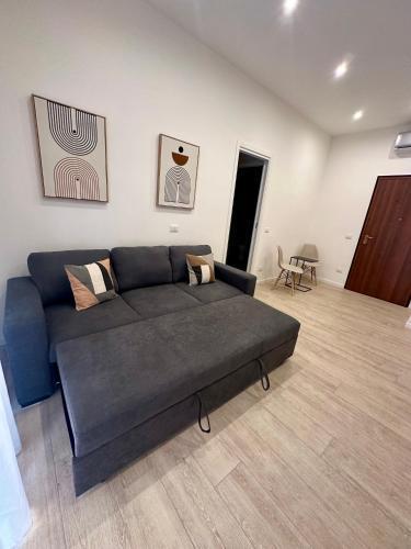 Bold Apartment - Tap to explore photos