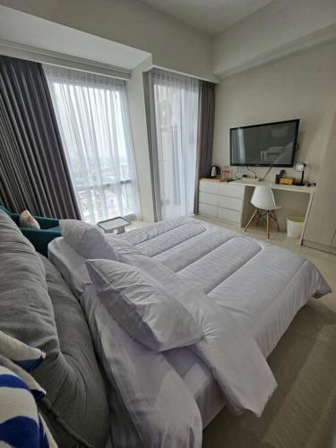 Green Sedayu Apartment Deluxe by Ellison