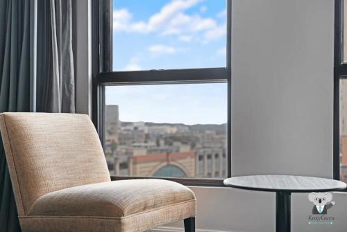KOZYGURU Sydney CBD 2 BED STUDIO NHA653-1003 - Tap to explore photos