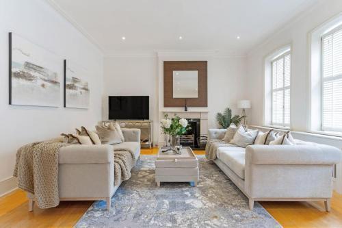 Fabulous 3 Bed Apartment in Kensington London - Tap to explore photos