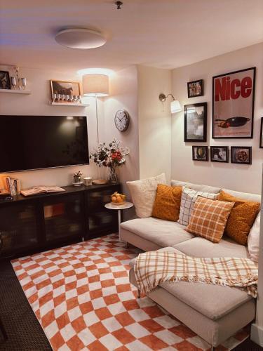 Cosy duplex 2bed1bath apartment by Melbourne Emporium - Tap to explore photos