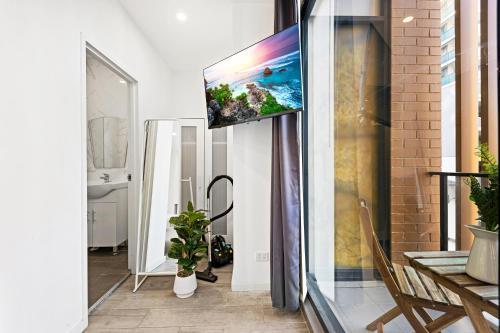 Burwood 1Br steps to Train Station Shopping - Tap to explore photos
