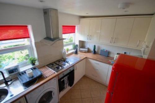 Lovely New Studio Flat - 24C - Tap to explore photos