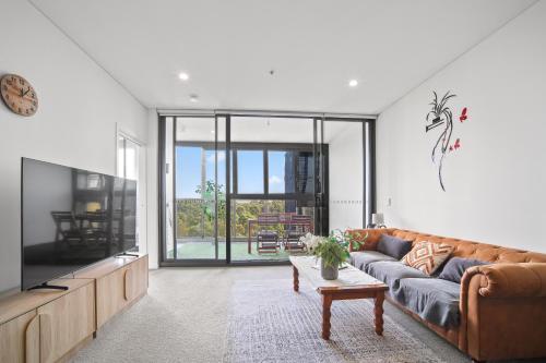 Scenic Skyline view2BR APT close to OlympicPark - Tap to explore photos