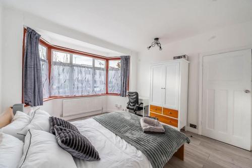 Charming and cosy 1- bedroom flat Wembley - Tap to explore photos