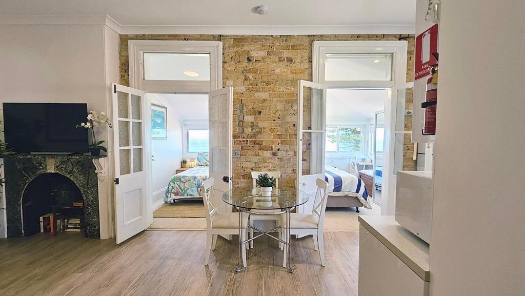 Apartment 8 - The Coachhouse - Tap to explore photos