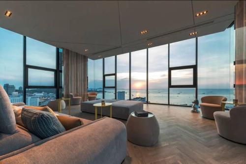 2 Bed Room Excellent Location Best Infinity Pool - Tap to explore photos