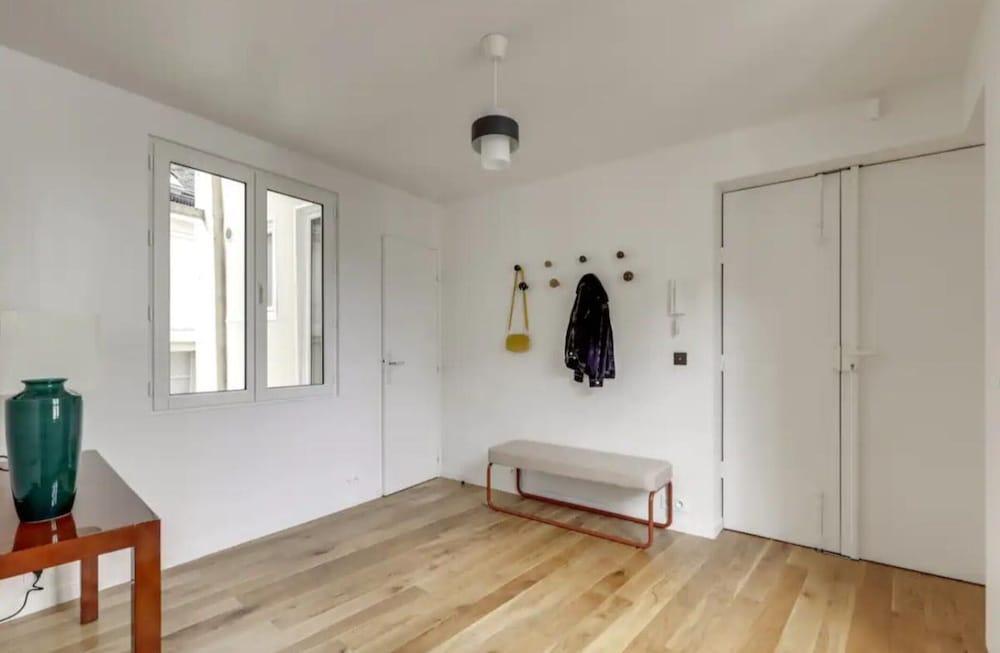 Spacious Apartment - 4b/8p - Sentier - Tap to explore photos