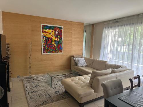 Joli appartement 49 m² proche centre Paris, - Tap to explore photos
